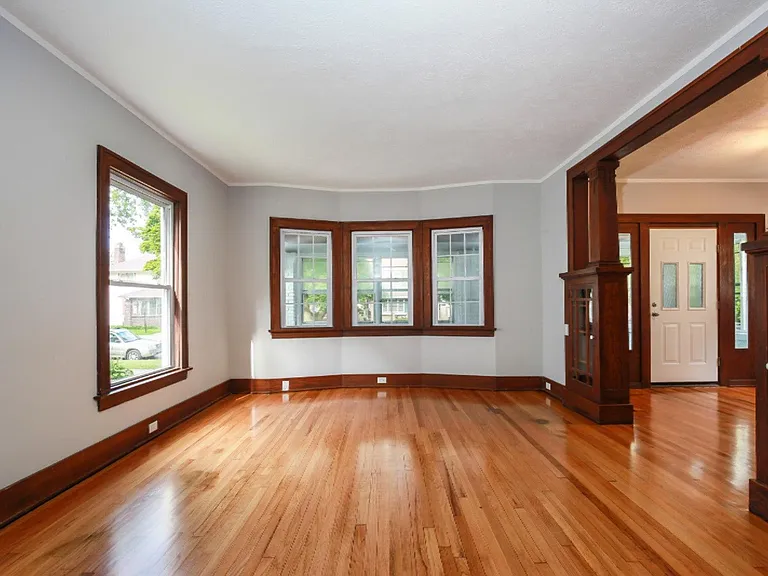 2042 Francis Ave SE — Photo 4