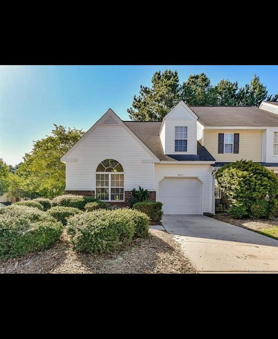 9505 Elizabeth Townes Ln — Photo 3