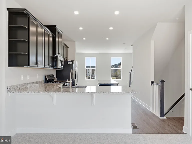 16130 Hyde Park Pl — Photo 12