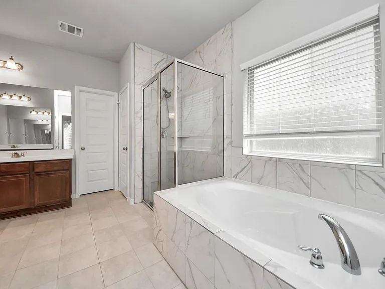3102 Trishelle Ct — Photo 42