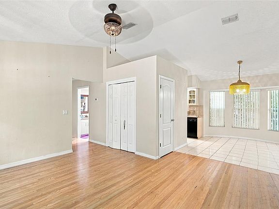 4th image of 37117 FOXRUN PLACE