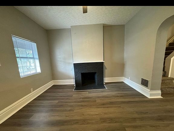 3rd image of 99 Whitethorne Ave