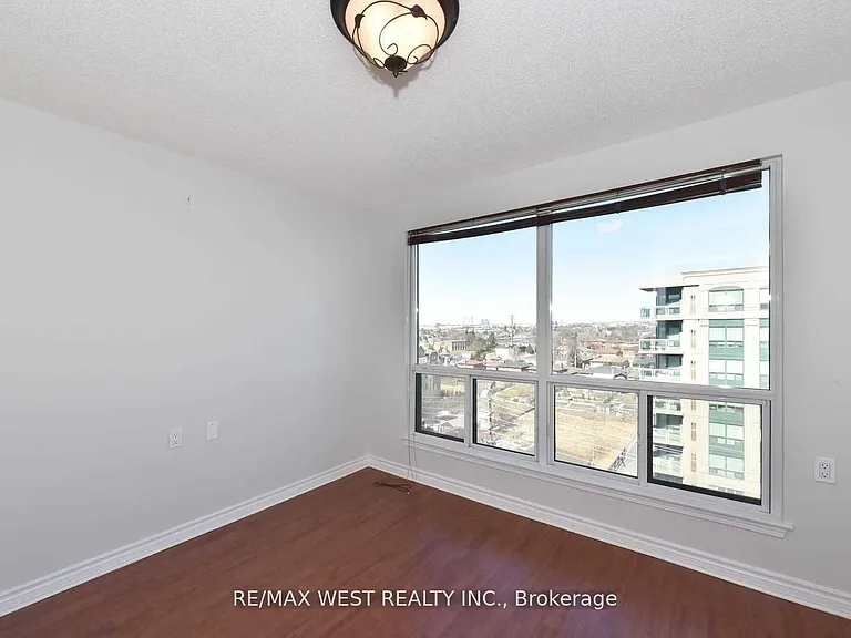 935 Sheppard Ave W #Penthouse 810 — Photo 32