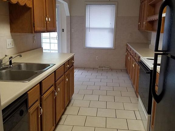5th image of 2710 NW 6th St
