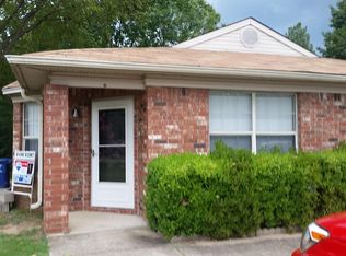 432 S Davis St #B, Conway, AR 72034