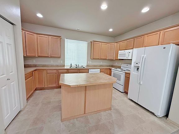 4th image of 18238 97th Avenue Ct E