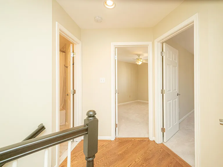 7036 Kings Manor Dr — Photo 19