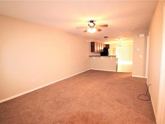 Family Room, Lovely Open Floor Plan!
