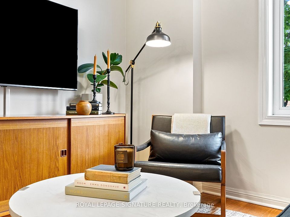 1st image of 35 Sudbury St #3507