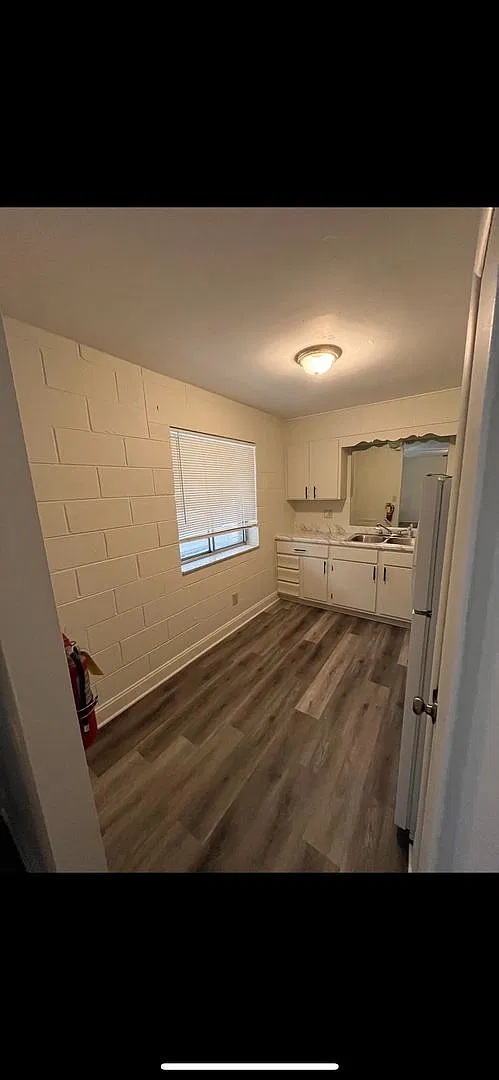 Herd Flats - 1528 6th Ave — Photo 2