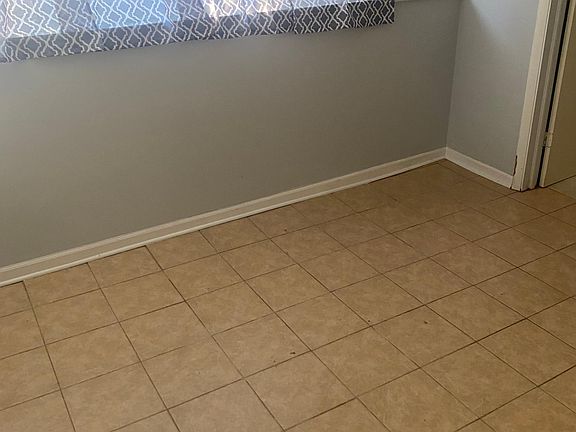 5th image of 2924 N Mulligan Ave #Basement