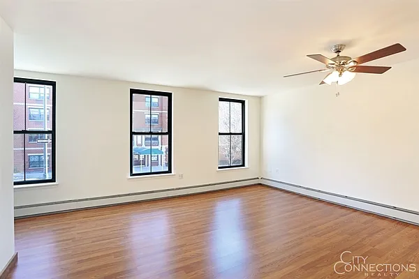 Rented by City Connections Realty | media 6