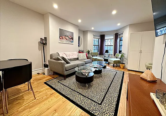 Rented by Compass | media 4