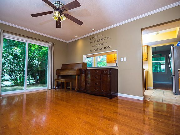 5th image of 306 S Canterbury Dr