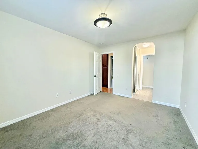 5402 Balboa Arms Dr #308 — Photo 16