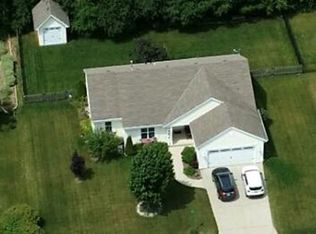 622 Hickory Hollow Rd, Waterford, WI 53185