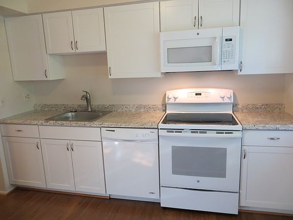 2nd image of 1692 Brentwood Dr