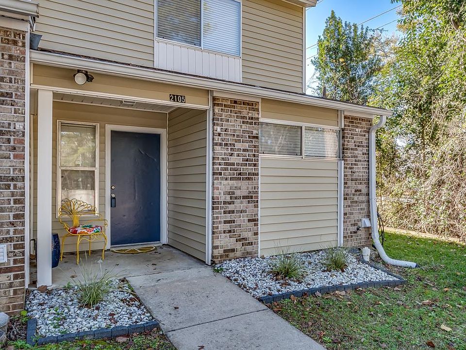 1st image of 2105 Claremont Ln