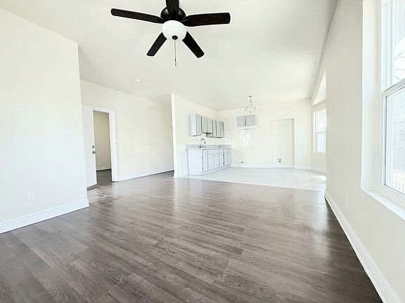 2nd image of 1368 E Vernon Ave
