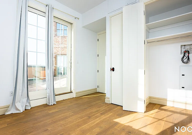 1359 Myrtle Ave #4R — Photo 7