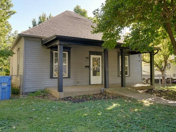 104 E Arabella St, Wellington, MO 64097
