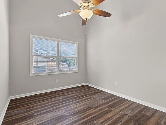3rd image of 3469 Colonnade Dr