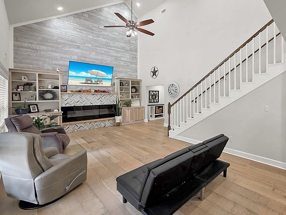 4th image of 1255 E Pineshadows Dr