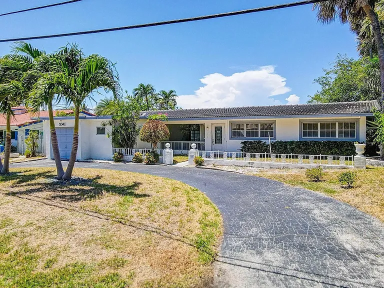 2041 Coral Reef Dr — Photo 18