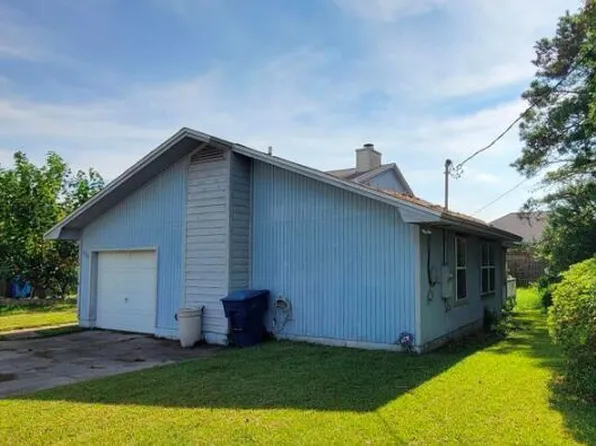 2324 Oakwood St, Panama City Beach, FL 32408