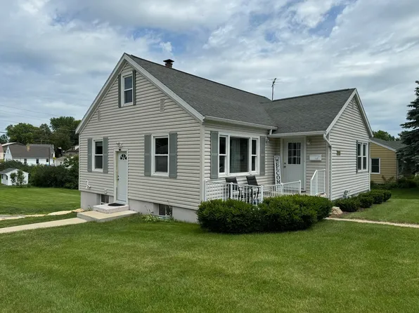 518 W Division St, Dodgeville, WI 53533