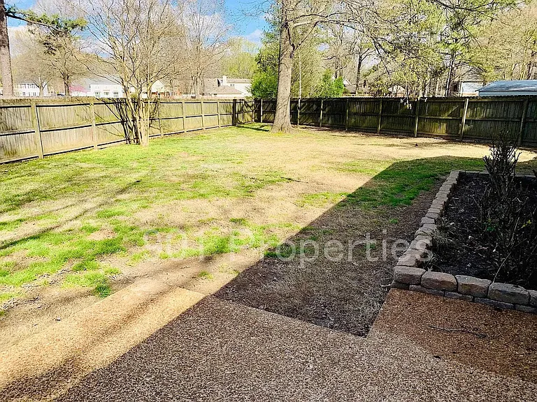 1602 Bubbling Brook Dr — Photo 15