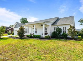 262 Bluff Trce, Jacksboro, TN 37757