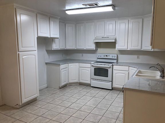 4th image of 1763 Woodway Dr