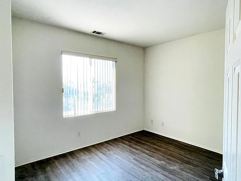 19355 Norwich Dr — Photo 19
