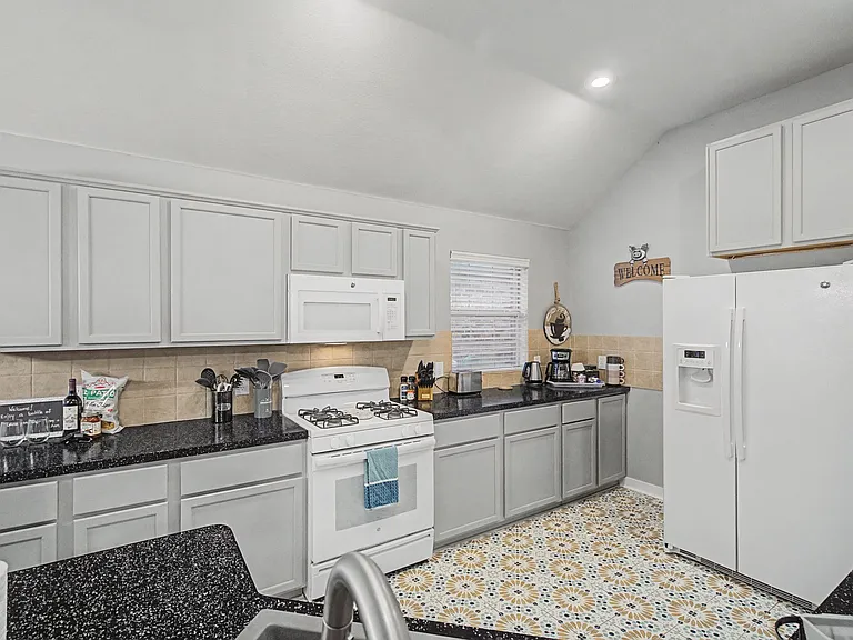 2409 Mallard Dr — Photo 16