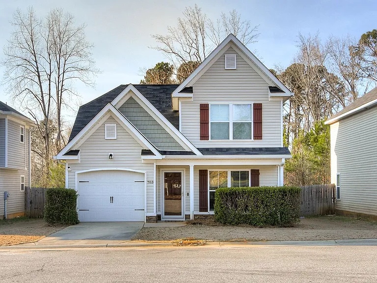 703 Sycamore Ct — Photo 1