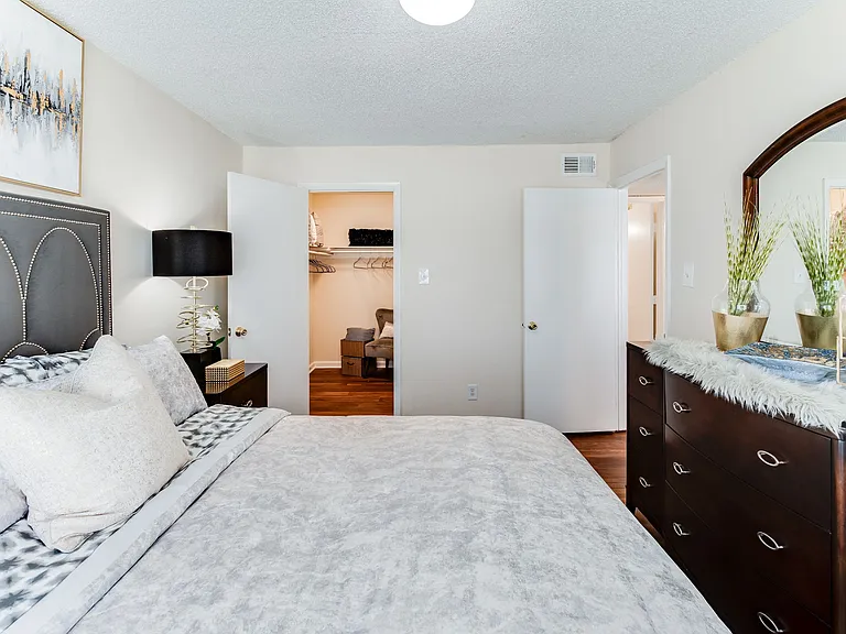 The Overlook Apartment Homes — Photo 3