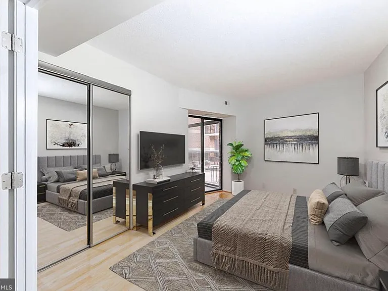 3rd Bedroom - Access to large outdoor balcony
