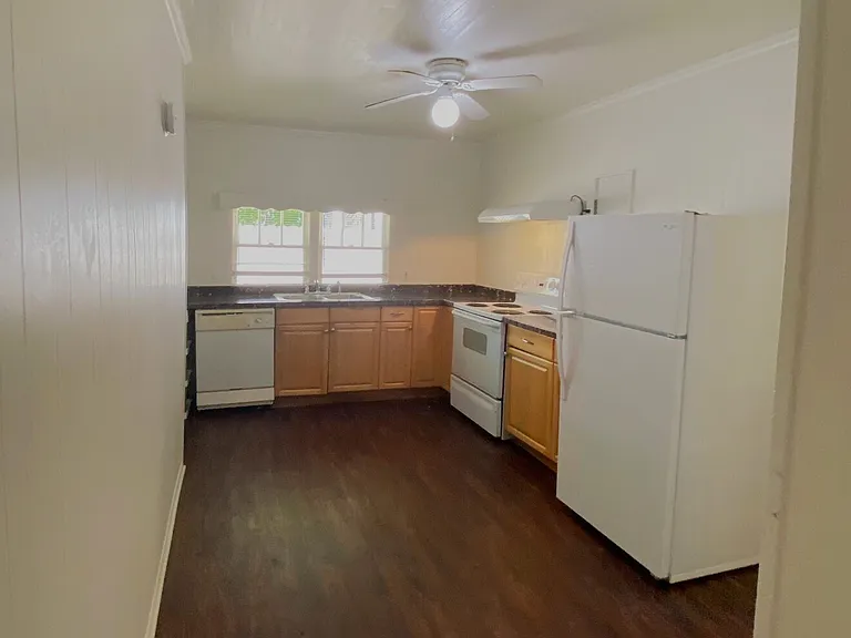 122 Mandeville Ave #A — Photo 6