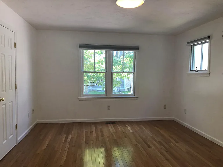 18 Russell Pl — Photo 25
