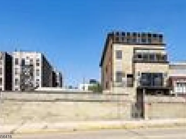 344 Paterson Plank Rd BLDG 344 #PH, Jersey City, NJ 07307