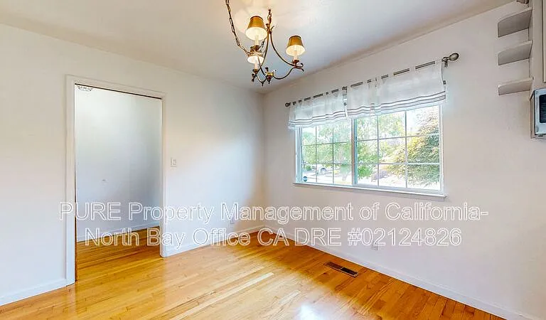 5617 Dupont Dr — Photo 7