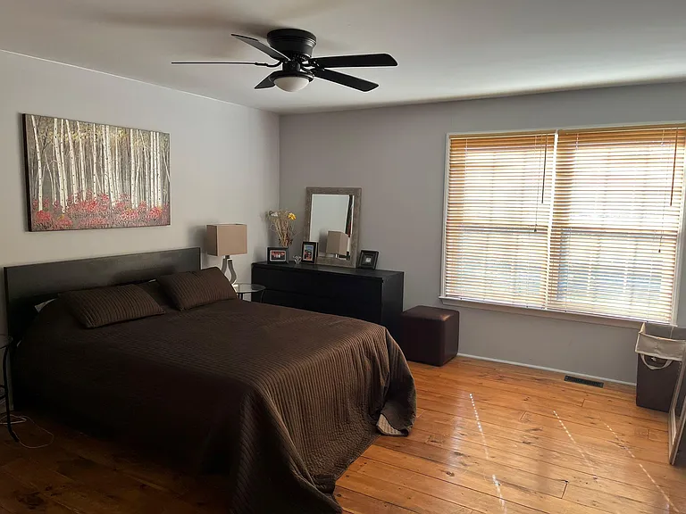 106 Megan Cir — Photo 1