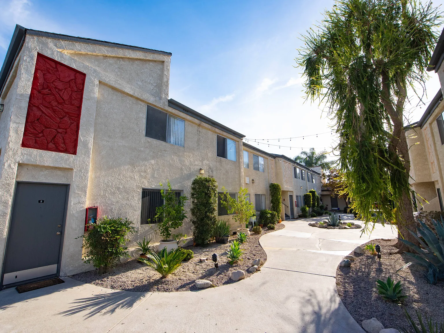 The Canyons at Santa Clarita Apartments — Photo 2