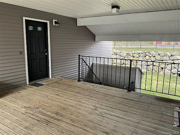 5th image of 100 Hillside Drive #B10