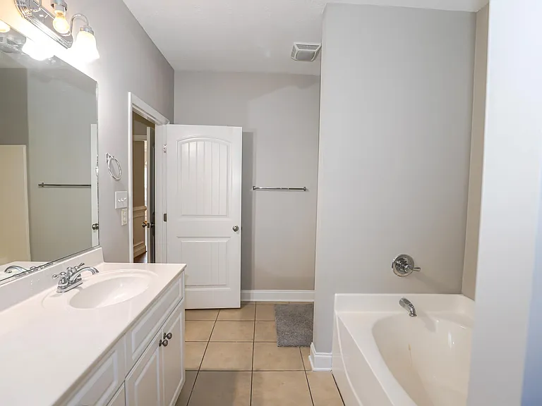 4453 Galway Dr — Photo 17