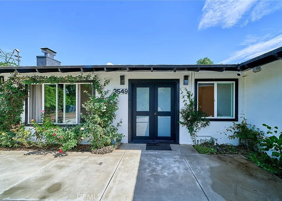 3549 Valley View Ave