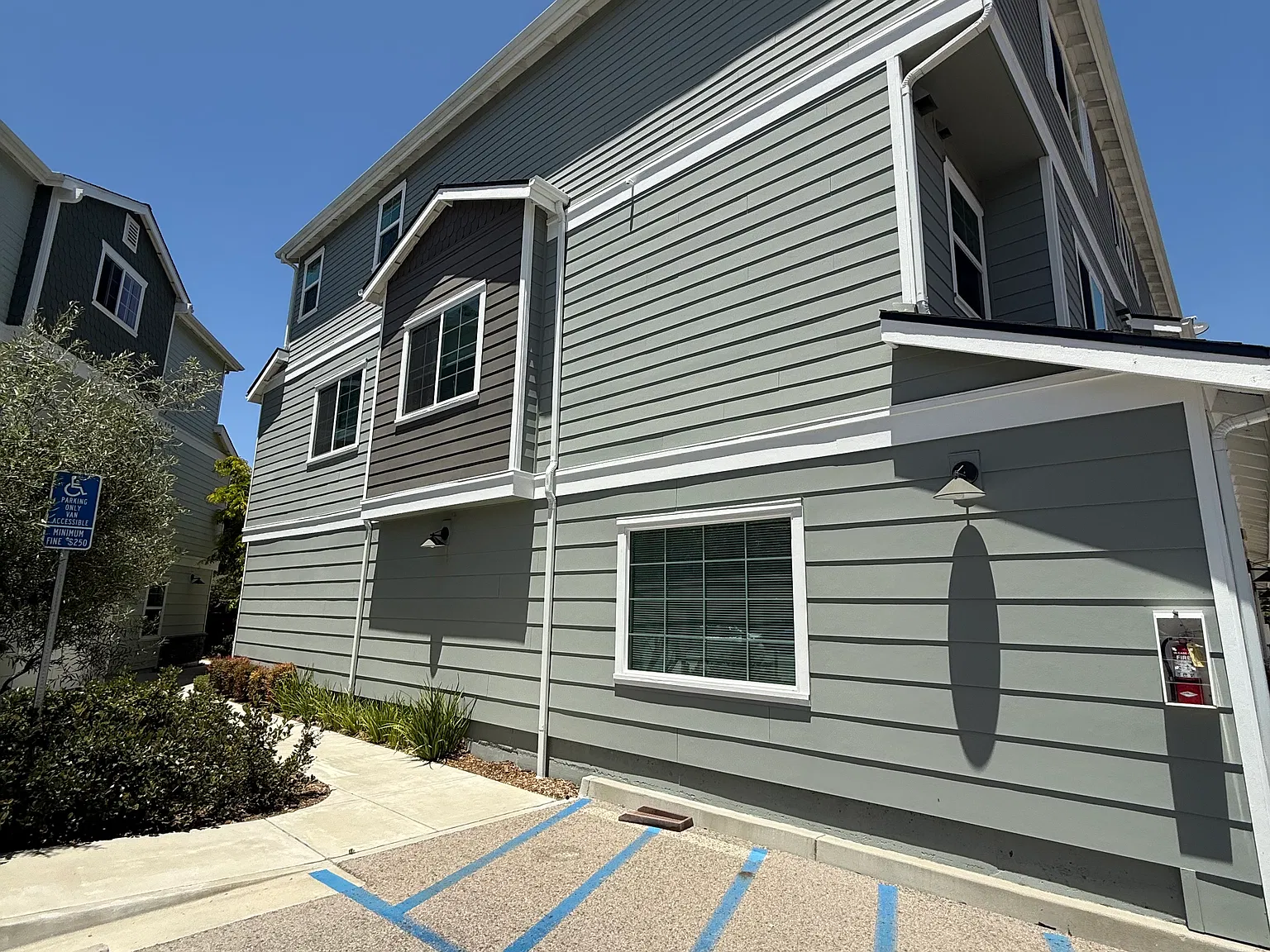 3219 Fennel Ln — Photo 3