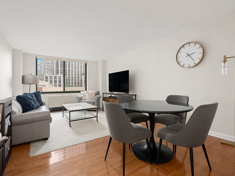 1st image of 295 Greenwich St #5FN
