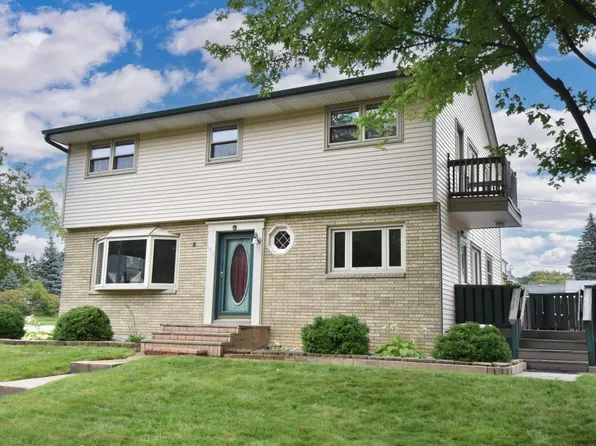 1305 16th AVENUE, South Milwaukee, WI 53172